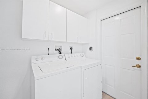 Touwnhouse à vendre à Miramar, Floride: 3 chambres, 146.41 m2 № 1965848 - photo 9