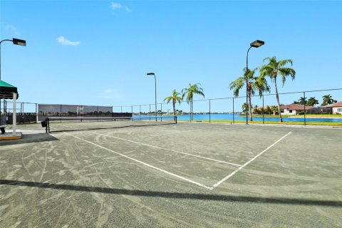 Touwnhouse à vendre à Miramar, Floride: 3 chambres, 146.41 m2 № 1965848 - photo 26