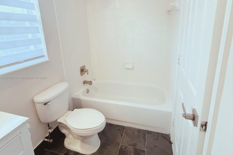 Touwnhouse à vendre à Miramar, Floride: 3 chambres, 146.41 m2 № 1965848 - photo 17