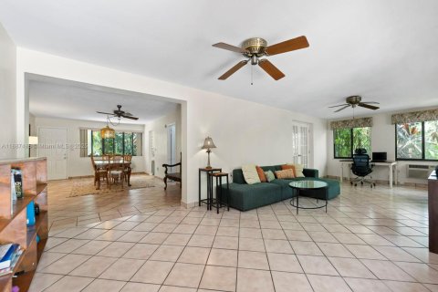 Villa ou maison à vendre à Cutler Bay, Floride: 4 chambres, 176.14 m2 № 1942202 - photo 14