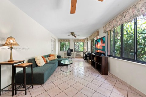 Villa ou maison à vendre à Cutler Bay, Floride: 4 chambres, 176.14 m2 № 1942202 - photo 16