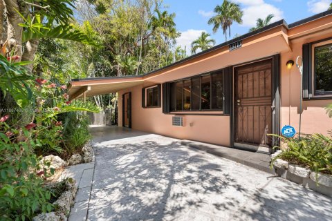 Villa ou maison à vendre à Cutler Bay, Floride: 4 chambres, 176.14 m2 № 1942202 - photo 2