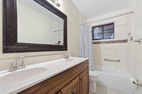 Villa ou maison à vendre à Cutler Bay, Floride: 4 chambres, 176.14 m2 № 1942202 - photo 24
