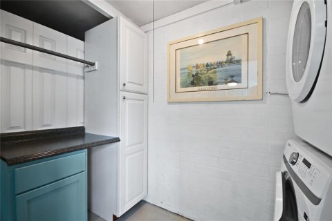 House in Edgewater, Florida 3 bedrooms, 117.43 sq.m. № 1904071 - photo 28