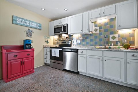 House in Edgewater, Florida 3 bedrooms, 117.43 sq.m. № 1904071 - photo 11