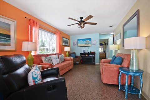 House in Edgewater, Florida 3 bedrooms, 117.43 sq.m. № 1904071 - photo 7