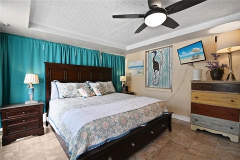 House in Edgewater, Florida 3 bedrooms, 117.43 sq.m. № 1904071 - photo 24