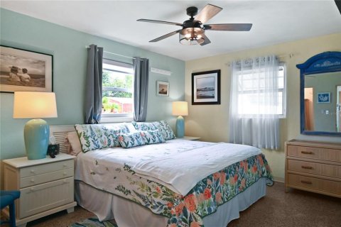House in Edgewater, Florida 3 bedrooms, 117.43 sq.m. № 1904071 - photo 19