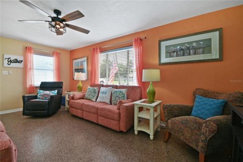 House in Edgewater, Florida 3 bedrooms, 117.43 sq.m. № 1904071 - photo 16