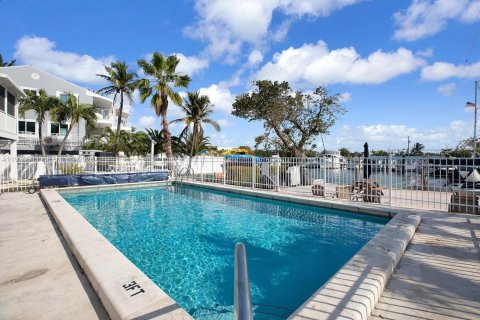 Condo in Marathon, Florida, 1 bedroom  № 2040044 - photo 14