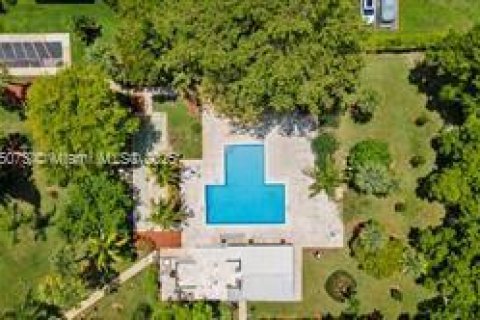 Condominio en venta en Tamarac, Florida, 2 dormitorios, 90.12 m2 № 1826069 - foto 1