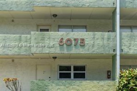Condominio en venta en Tamarac, Florida, 2 dormitorios, 90.12 m2 № 1826069 - foto 6