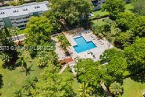 Condominio en venta en Tamarac, Florida, 2 dormitorios, 90.12 m2 № 1826069 - foto 4