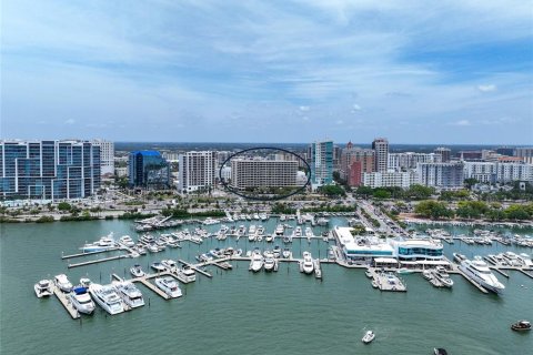 Condo in Sarasota, Florida, 3 bedrooms  № 1686562 - photo 1