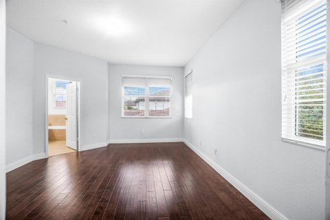 Townhouse in Miramar, Florida 3 bedrooms, 163.51 sq.m. № 2083449 - photo 24