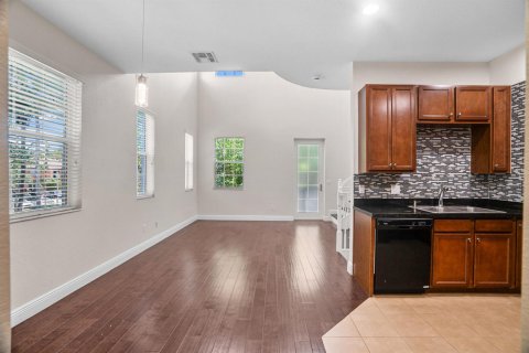 Townhouse in Miramar, Florida 3 bedrooms, 163.51 sq.m. № 2083449 - photo 9
