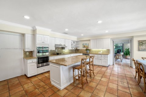 House in Key Biscayne, Florida 3 bedrooms, 271.92 sq.m. № 1863653 - photo 6