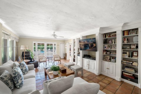 House in Key Biscayne, Florida 3 bedrooms, 271.92 sq.m. № 1863653 - photo 5