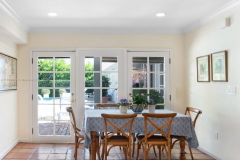 House in Key Biscayne, Florida 3 bedrooms, 271.92 sq.m. № 1863653 - photo 7