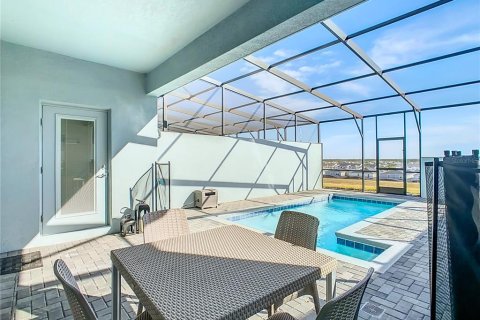 Townhouse in Davenport, Florida 5 bedrooms, 212.1 sq.m. № 1533827 - photo 27