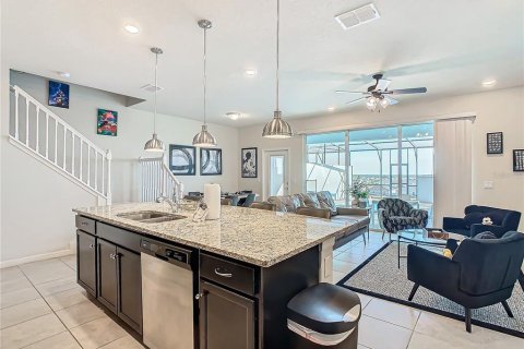 Townhouse in Davenport, Florida 5 bedrooms, 212.1 sq.m. № 1533827 - photo 13