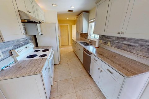 Villa ou maison à vendre à Port Charlotte, Floride: 2 chambres, 89.37 m2 № 1886003 - photo 3