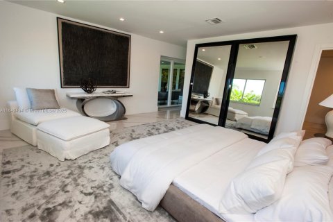 Casa en venta en Hallandale Beach, Florida, 5 dormitorios, 269.32 m2 № 1836435 - foto 10
