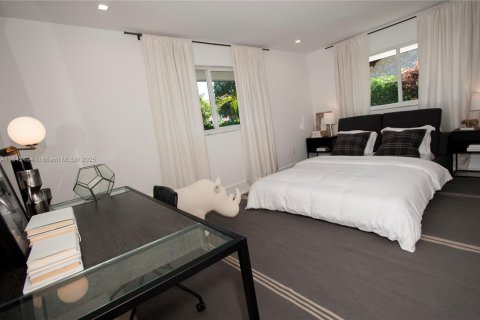 Casa en venta en Hallandale Beach, Florida, 5 dormitorios, 269.32 m2 № 1836435 - foto 9