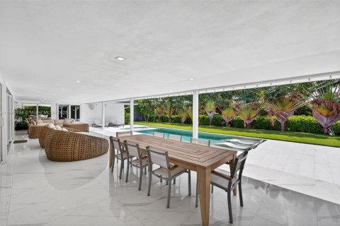 Casa en venta en Hallandale Beach, Florida, 5 dormitorios, 269.32 m2 № 1836435 - foto 22