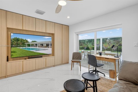 Casa en venta en Hallandale Beach, Florida, 5 dormitorios, 269.32 m2 № 1836435 - foto 15