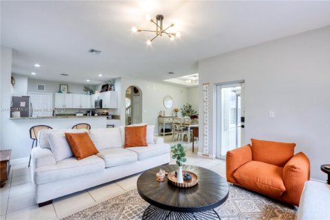 House in Homestead, Florida 4 bedrooms № 1779305 - photo 3
