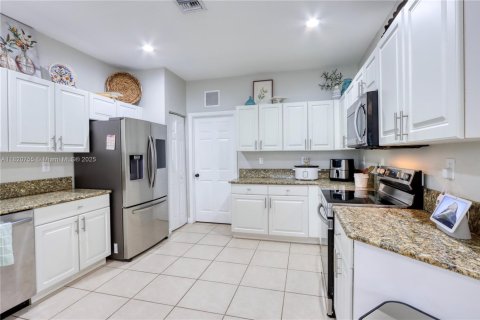 House in Homestead, Florida 4 bedrooms № 1779305 - photo 5