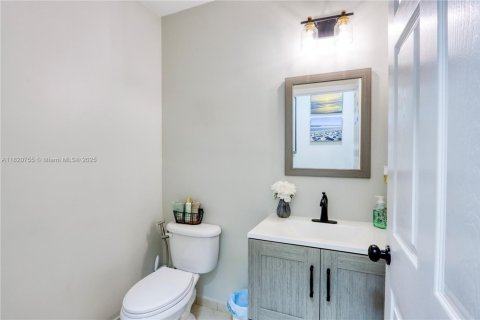 House in Homestead, Florida 4 bedrooms № 1779305 - photo 12