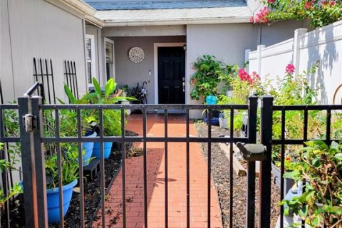 Condo in Altamonte Springs, Florida, 3 bedrooms  № 1827066 - photo 1