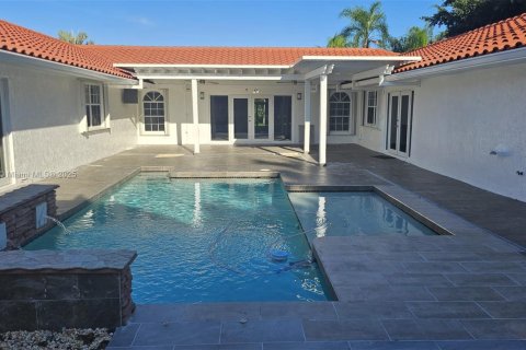 Casa en venta en Miami, Florida, 5 dormitorios, 287.16 m2 № 1479086 - foto 7