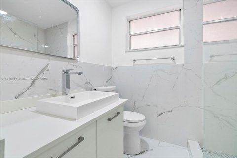 Condo in Hallandale Beach, Florida, 1 bedroom  № 1779660 - photo 7