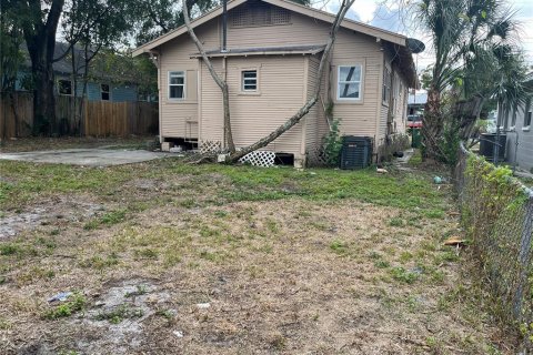 House in Tampa, Florida 3 bedrooms, 102.1 sq.m. № 2150728 - photo 2