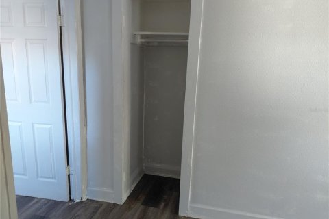 House in Tampa, Florida 3 bedrooms, 102.1 sq.m. № 2150728 - photo 13