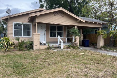 House in Tampa, Florida 3 bedrooms, 102.1 sq.m. № 2150728