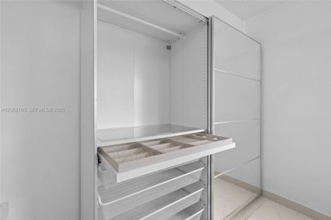 Снять в аренду кондоминиум в Майами, Флорида 1 спальня, 65.96м2, № 2172743 - фото 22