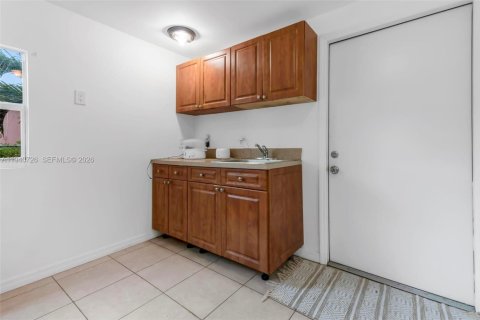 House in West Park, Florida 3 bedrooms, 104.05 sq.m. № 1997799 - photo 21