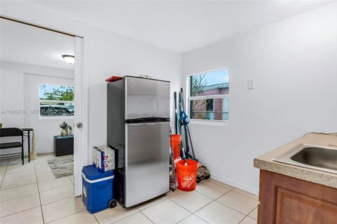 House in West Park, Florida 3 bedrooms, 104.05 sq.m. № 1997799 - photo 22