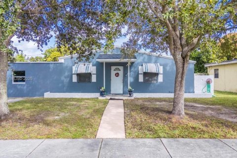 House in West Park, Florida 3 bedrooms, 104.05 sq.m. № 1997799