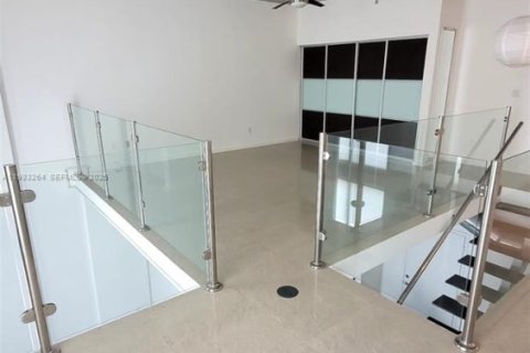 Condo in Miami, Florida  № 1991175 - photo 11