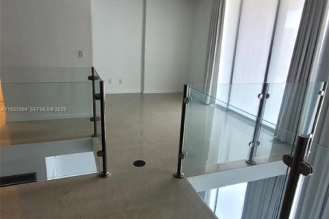 Condo in Miami, Florida  № 1991175 - photo 15