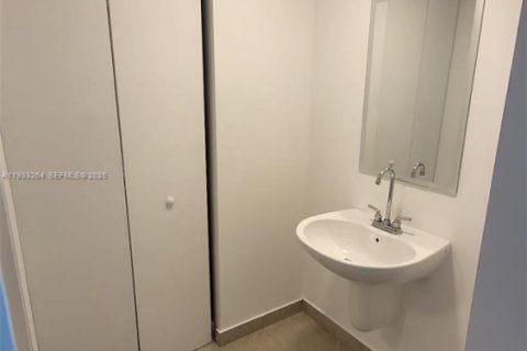 Condo in Miami, Florida  № 1991175 - photo 4