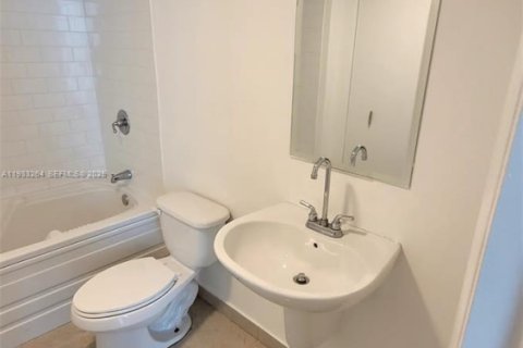 Condo in Miami, Florida  № 1991175 - photo 16