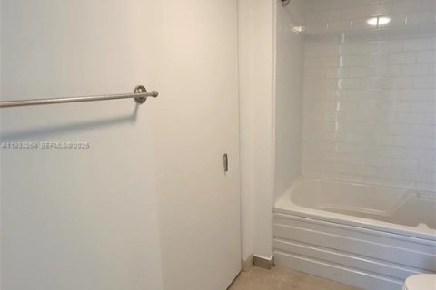 Condo in Miami, Florida  № 1991175 - photo 10