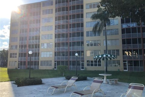 Купить кондоминиум в Майами, Флорида 2 спальни, 122.35м2, № 1970722 - фото 30