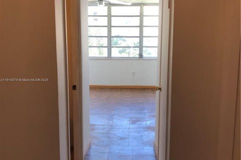 Купить кондоминиум в Майами, Флорида 2 спальни, 122.35м2, № 1970722 - фото 18